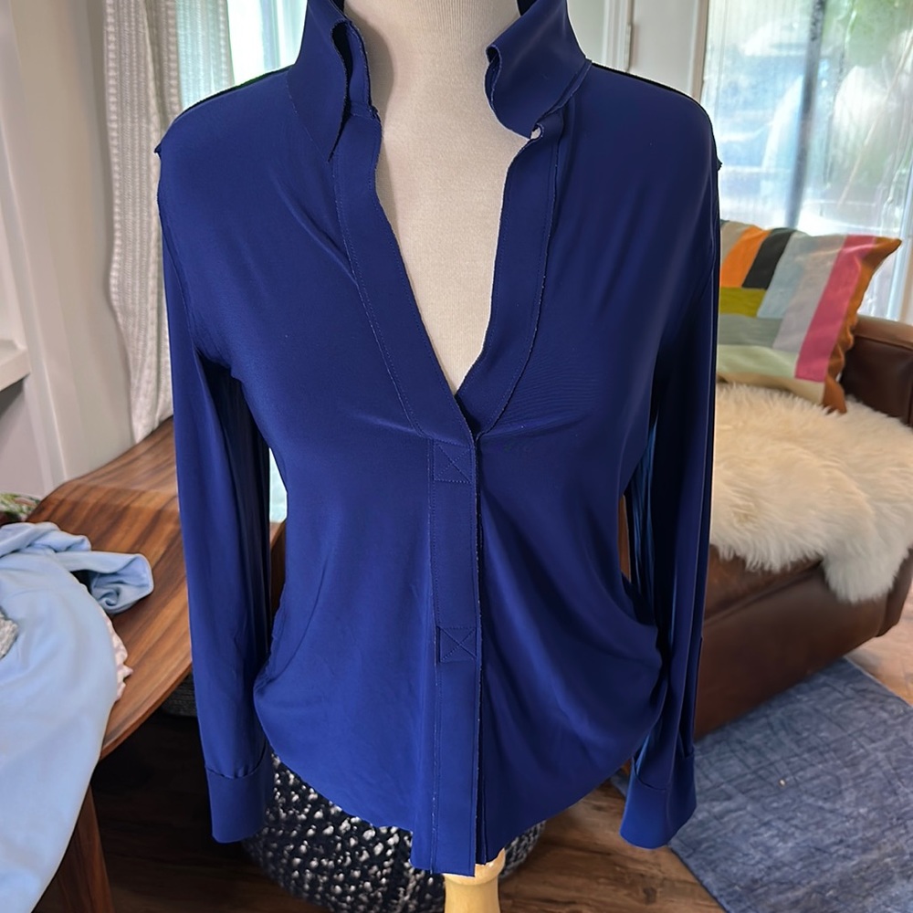 Norma Kamali blue medium top
